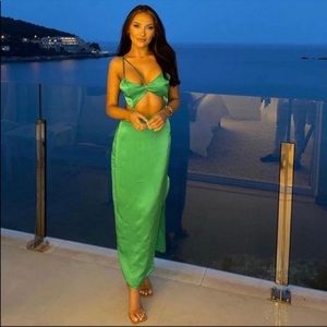 Blogger favorite Zara asymmetric satin effect dress size  S, M and  L💚